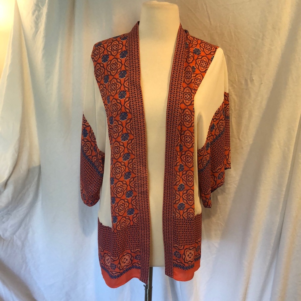 Beautiful flowy kimono blouse